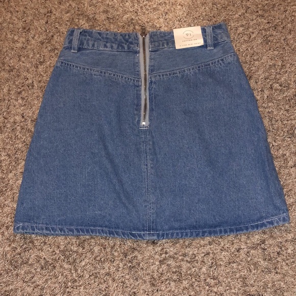 Zip up Skirt - Picture 2 of 2